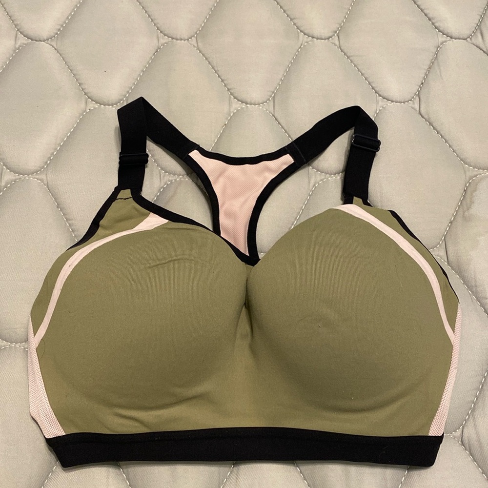 Victoria Sport 34DDD incredible sports bra